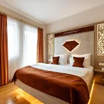 Schlosshotel Lacknerhof